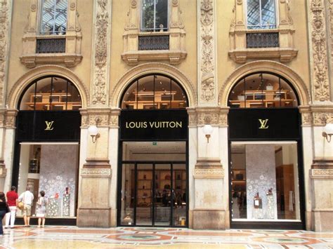 waar wordt louis vuitton italy|italy louis vuitton outlet.